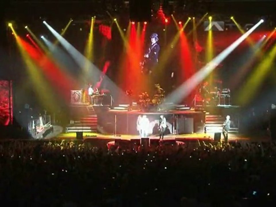 Guns N' Roses - Amnéville 2010 - TV 1 cam - 2 chansons