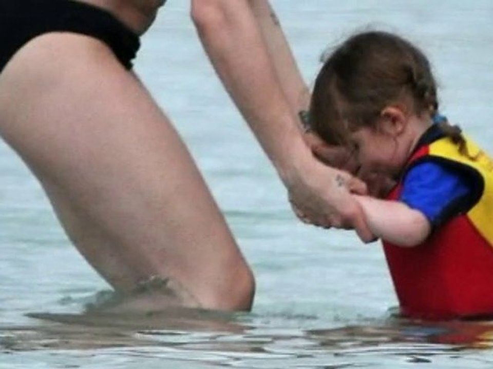 Sporty Spice makes a splash