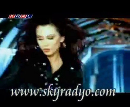 Yelda Başaran - Gel De Öp Diyemem