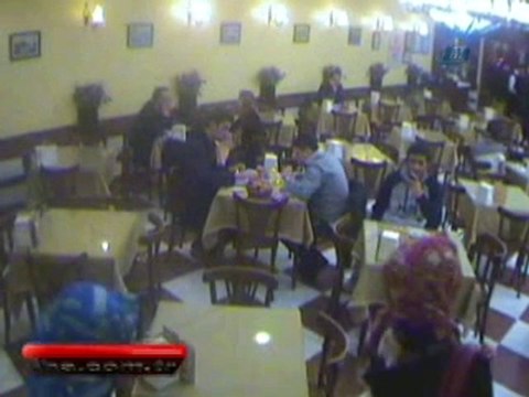 Oturduğu yerden otomobil çaldı!