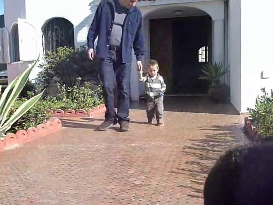 Premiers pas de Enzo