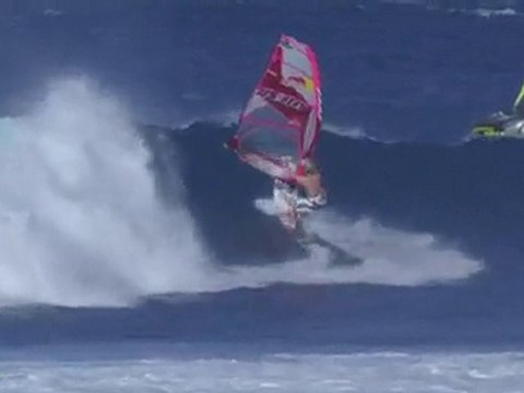 Robby Naish Rips It in Hawaii