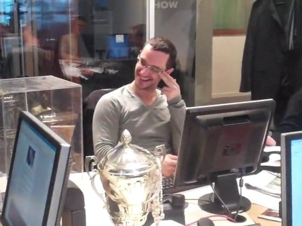 Luis Fernandez prépare son émission ! En forme Mr Luis !!