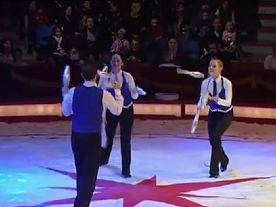 VINICKI SHAHA-juggling-presents Art agency Valentino