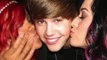 Justin Bieber locks lips
