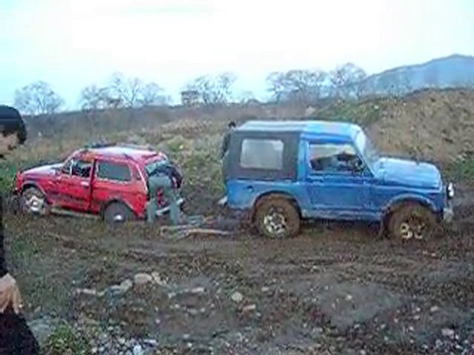 lada niva 52 suzuki samurai 52