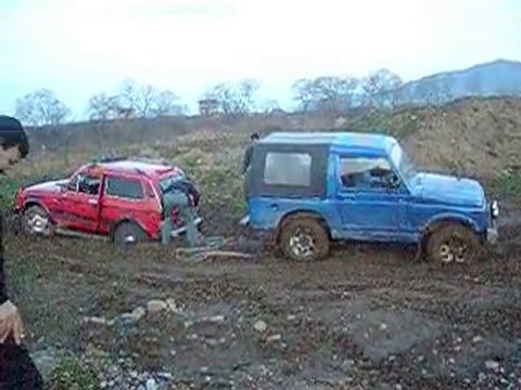 lada niva 52 suzuki samurai 52