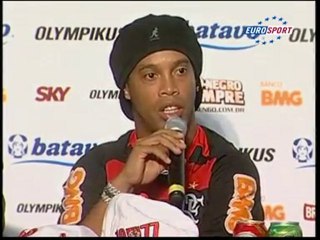 Ronaldinho Flamengo'yla sözleşme imzaladı