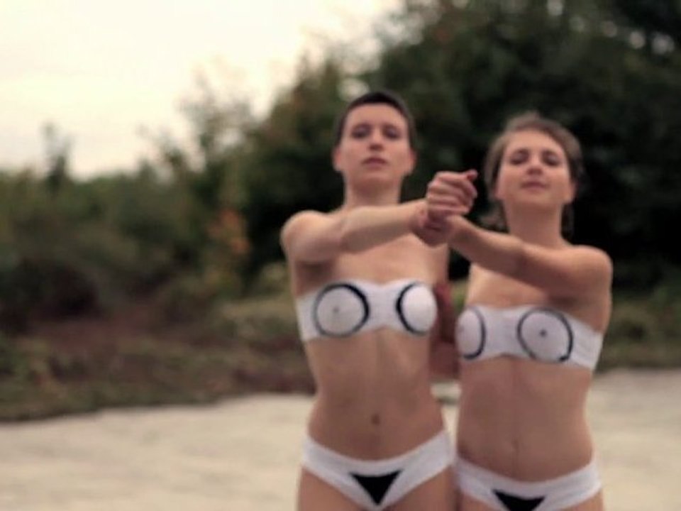 MY GIRLFRIEND IS BETTER THAN YOURS - "Toro" (clip)