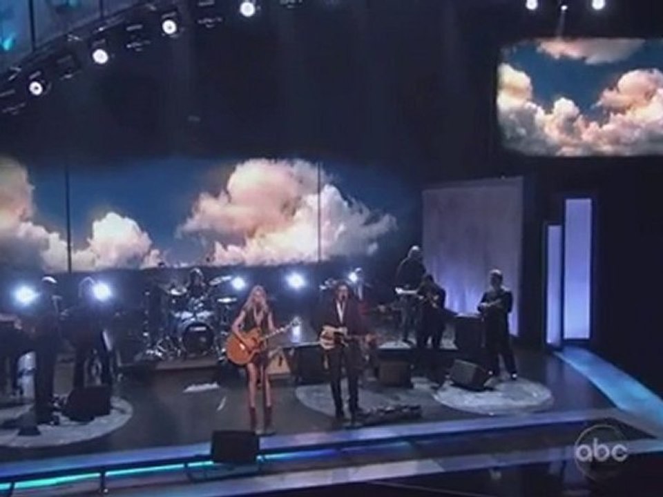 Gwyneth Paltrow - Country Strong  Cma Awards 2010