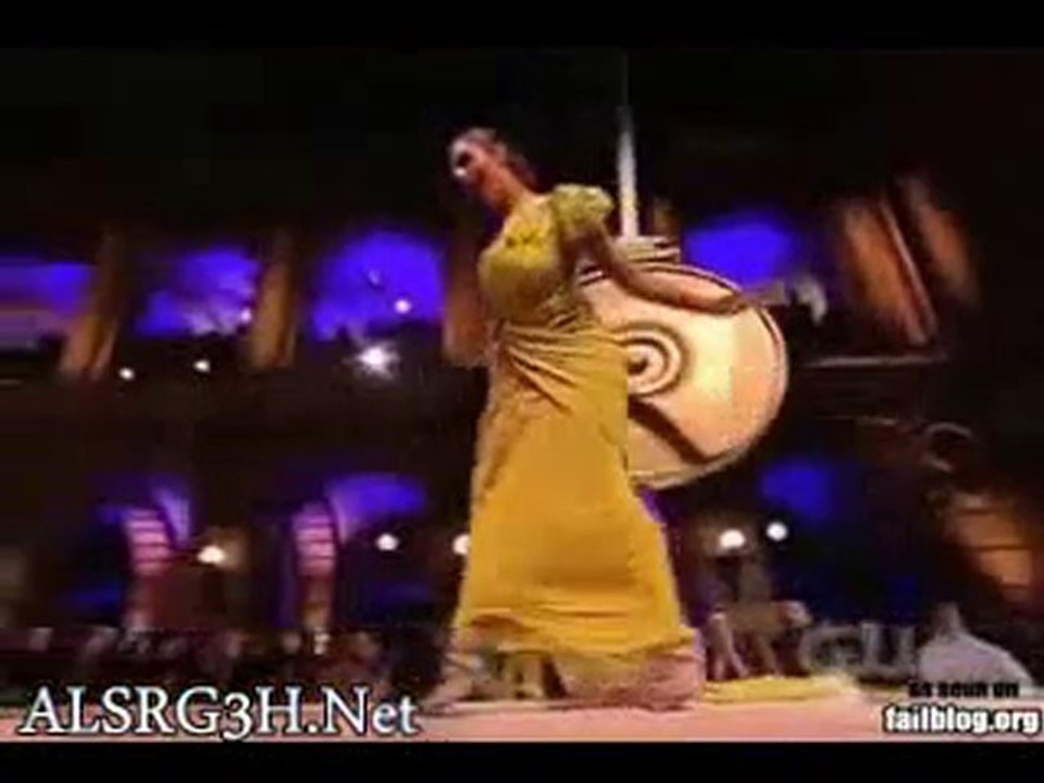 عارضة ازياء منحوسه