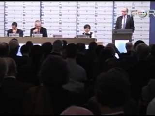 Stephen Roach Backs Thrift, Discourages Excess Spending