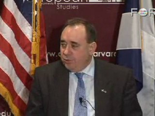 The Economic Advantages of Smaller Nations