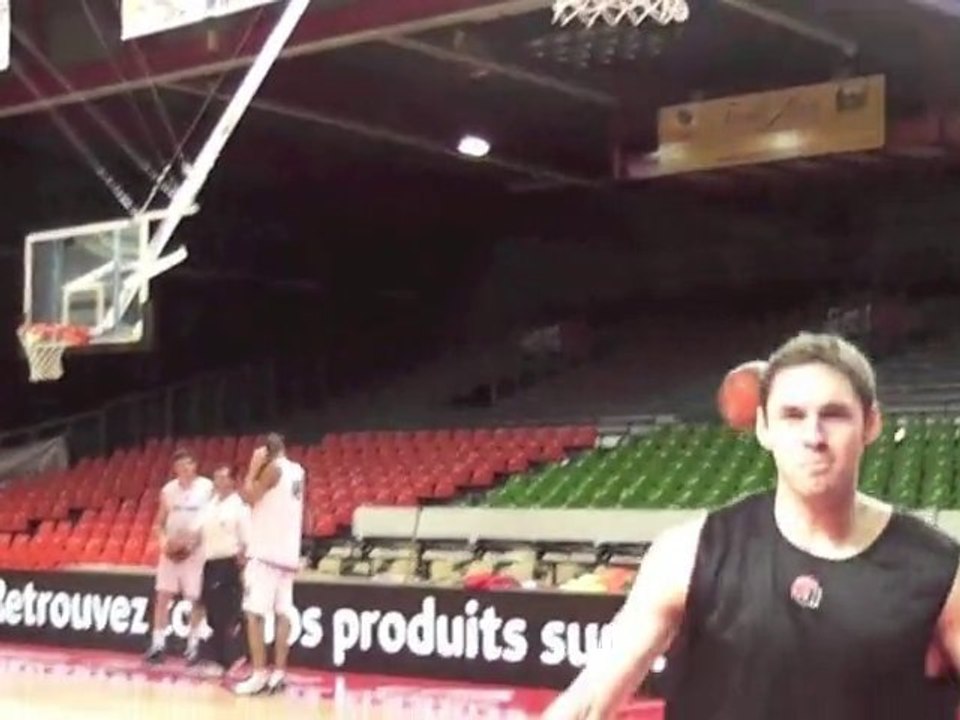 HUMMM CHARAL : Le basketteur Fabien Causeur