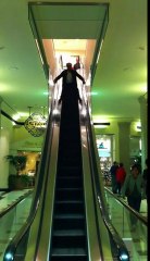 Scendere le scale mobili in modo cool