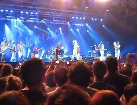 Tombo de Amy Winehouse no show em Recife