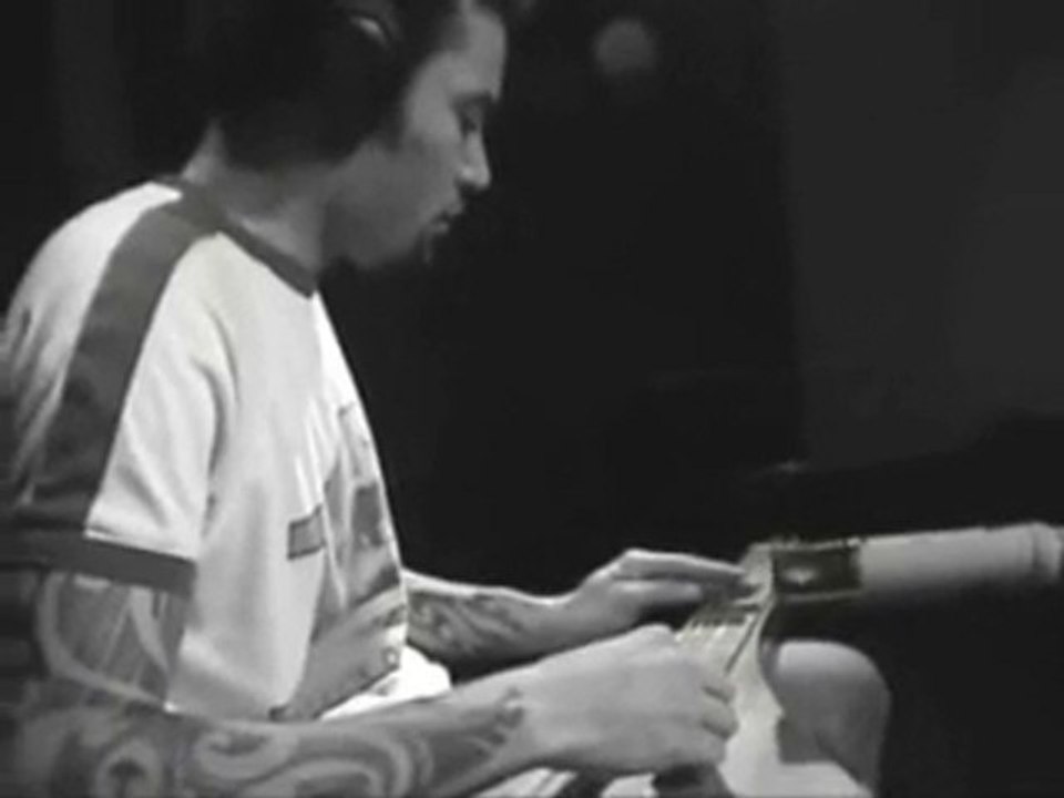 JOUER DE LA GUITARE COMME BEN HARPER