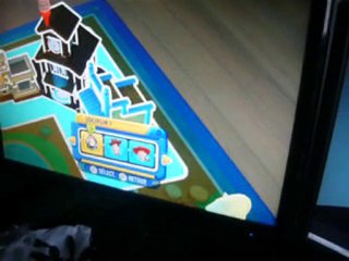 Luna qui joue à Toys Story