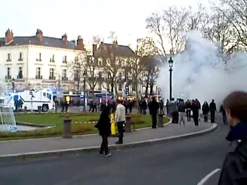 15/01/2010 - Manif anti FN - Congrès de Tours - vidéo 3