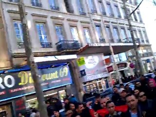 MANIF A LYON PAR NOS ETRANGERS A LYON.