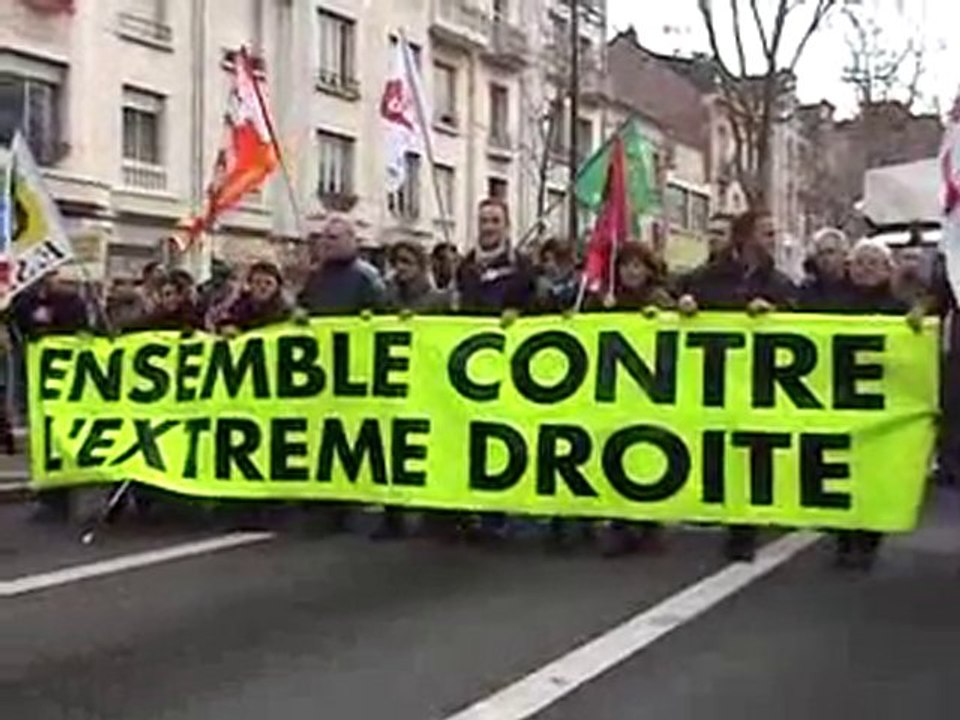 Tours manif anti FN le 15 janvier 2011