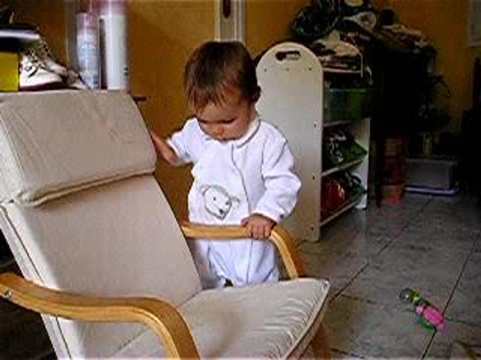 Sarah debout le 1er août 2006 - 01