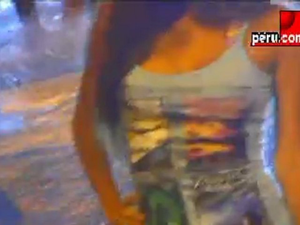 Modelos inauguraron piscina de olas artificiales de Asia