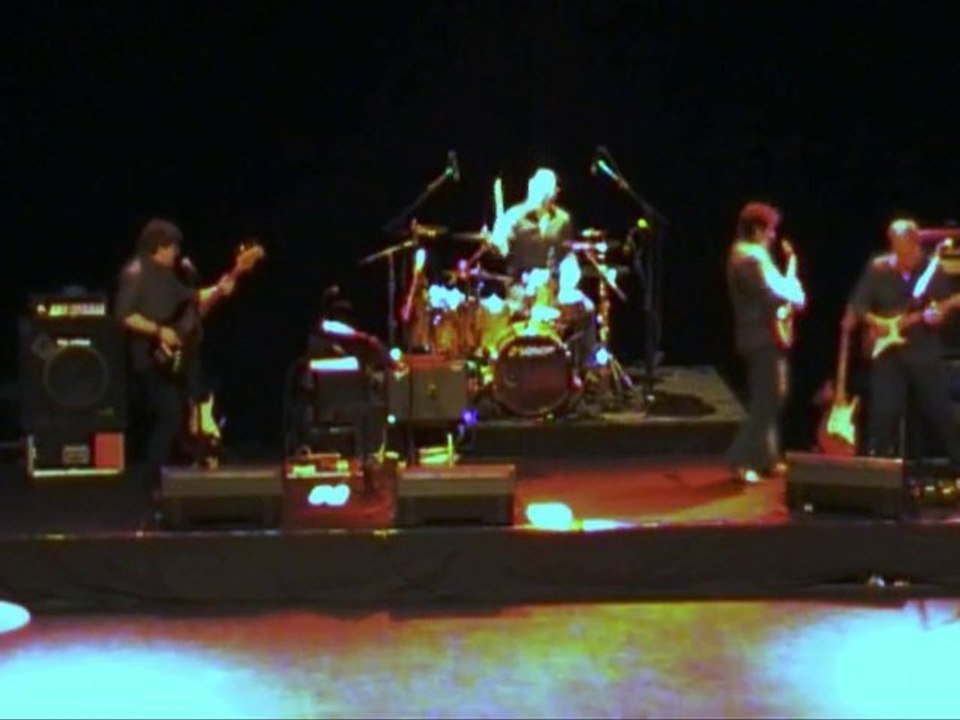 Whole lotta shaking... 01