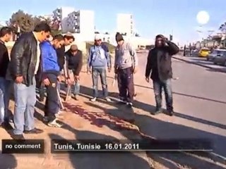 Les tunisiens s'organisent pour se défendre - no comment