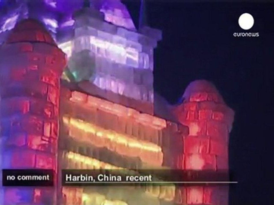 Tourists visit ice wonderland in China - no comment