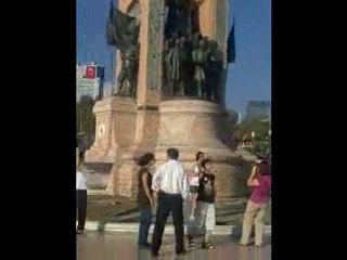 TaKSim meydaNı BurHaN TaniR