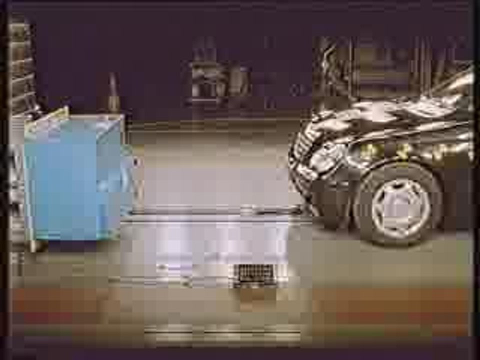 Crash_test_Mercedes-Benz_Classe_C180