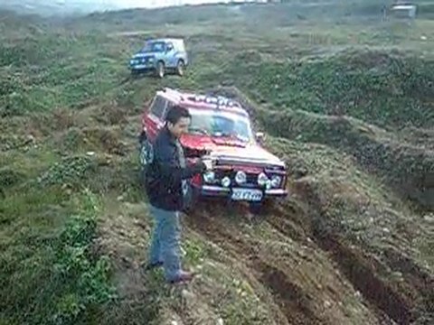 lada niva 52 - suzuki samurai 52