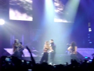 Usher OMG Tour Lyon 18_01_11