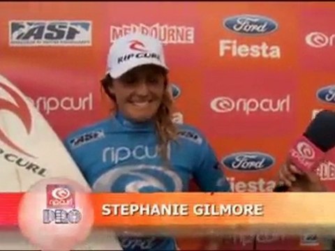 Sally Fitzgibbons vs Stephanie Gilmore in Semis 1 - 2010 Rip Curl Women's Pro Bells Beach