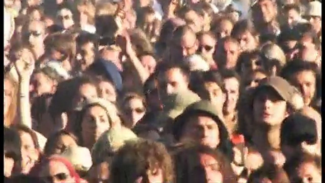 La Rue Kétanou / Festival LE Chien à plumes 2010