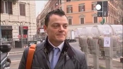 Berlusconi'nin etrafındaki çember daralıyor