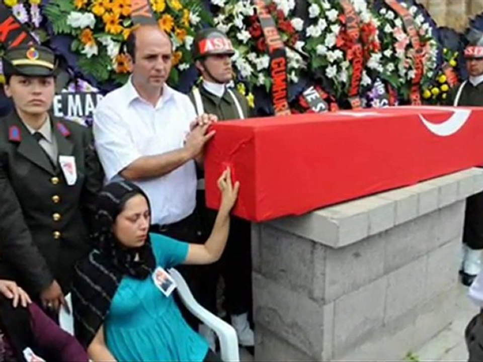 Hakan Aysev - Nefesin Nefesime - Tasarım moon16