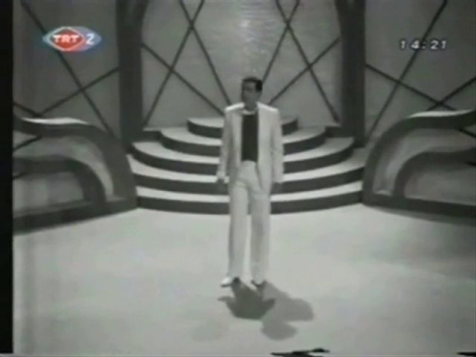 İlhan İrem - Sensizde Yaşanıyor