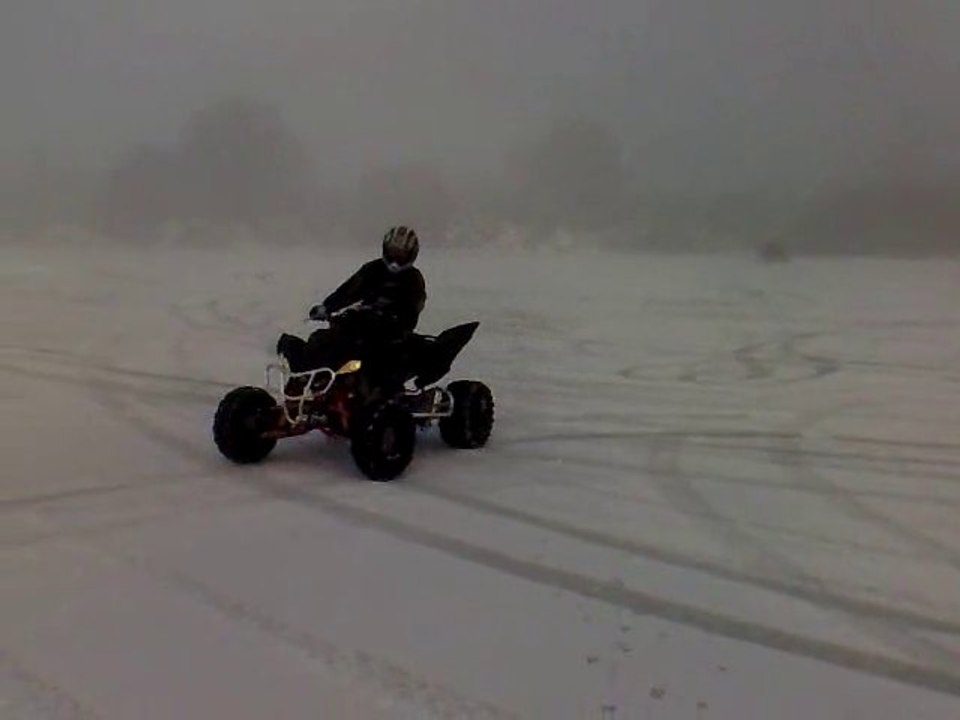 Délire en quad sur la glace le 2 janvier 2011