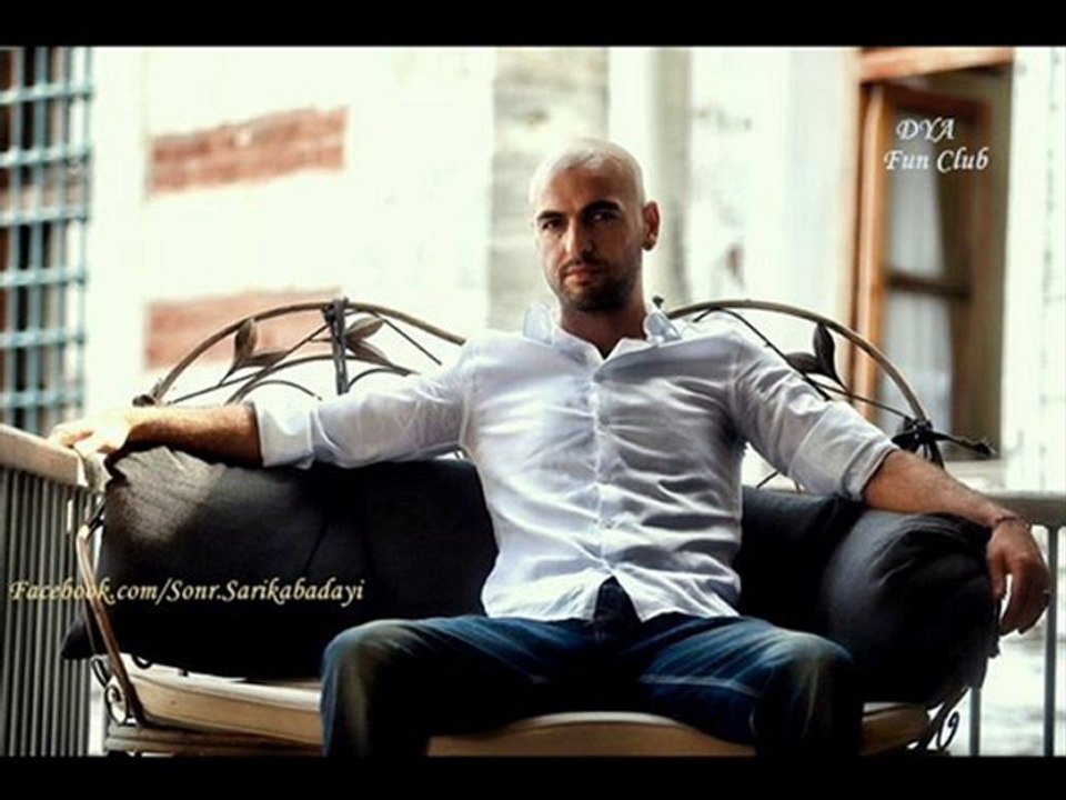 Soner Sarıkabadayı - Seveni Arıyorum (2011 Klip)