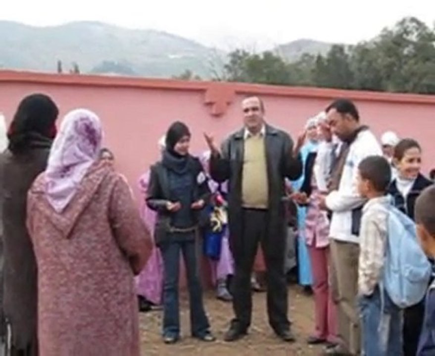 توزيع نظارات طبية بسيطولازر وبني انصار