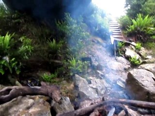 Sous le pont de la rivière Donalson.