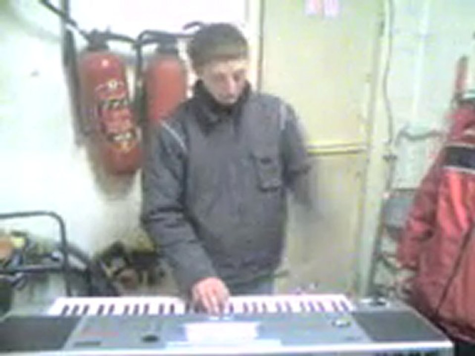 la fabuleuse histoir dalexi act 2 il comença la music