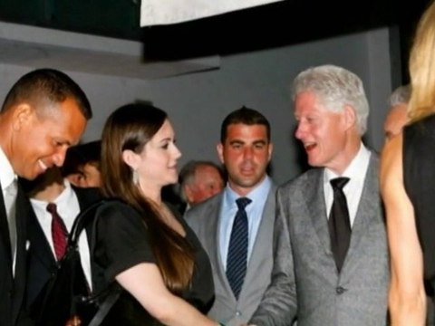 Cameron Diaz wines and dines with former President Bill Clinton