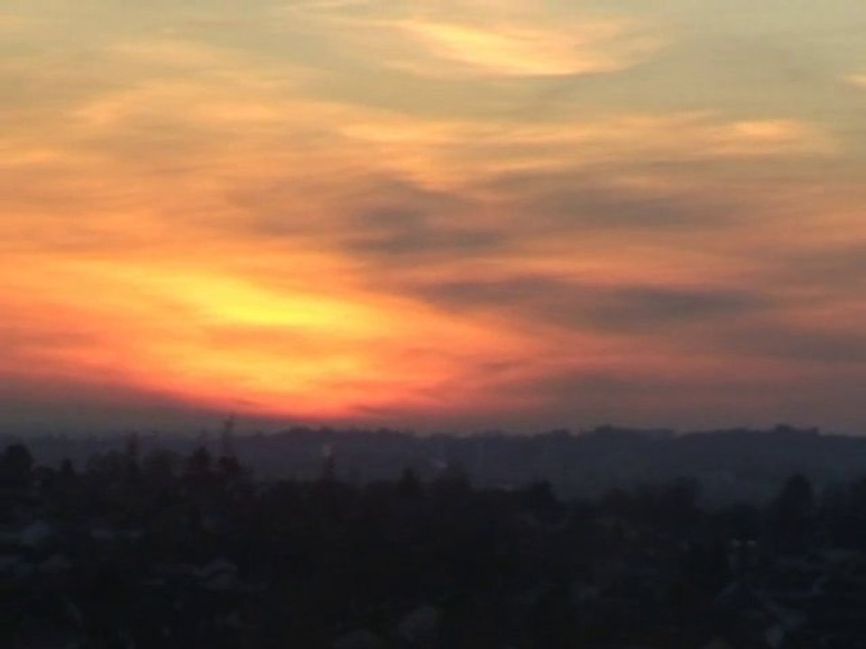 Soleil couchant à Panazol (Haute Vienne janvier 2011)