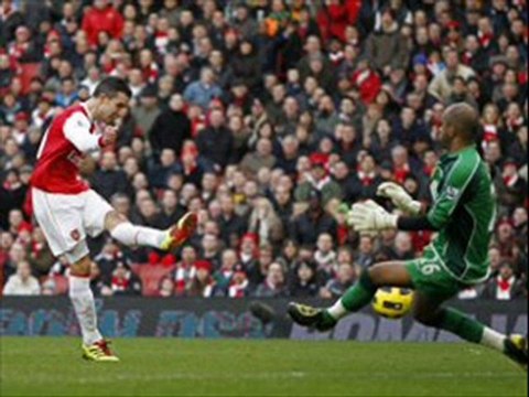 Arsenal 3-0 Wigan Van Persie hat-trick, Caldwell red-card