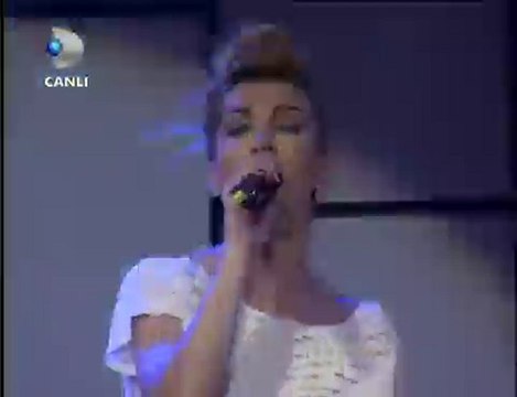 Hande Yener & Murder King- Kibir (Live) [Medya Kralı]