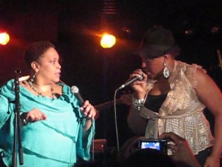 Jaguar Wright ft Lady Alma (Live 2011@ La Bellevilloise )