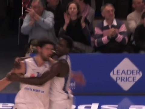 Action, PB86 : 3pts + faute de Guillard (2010-2011)